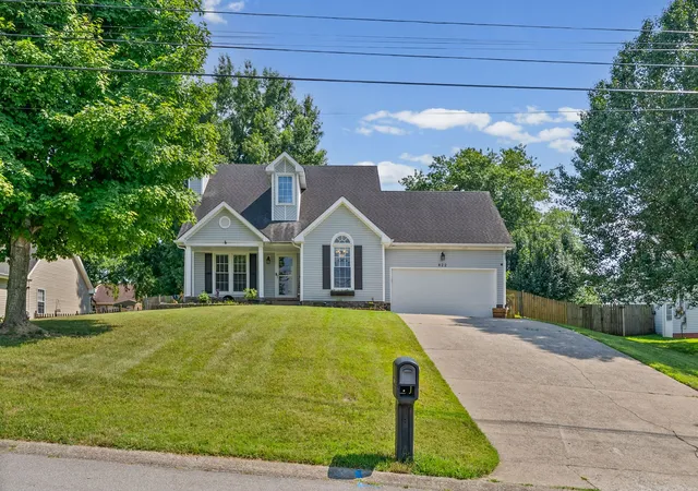 Photo 4 of Single family home for sale at 822 Crk Stone Dr, Clarksville, TN 37040 | MLS# 3260086 | Listing updated on 2026-09-15