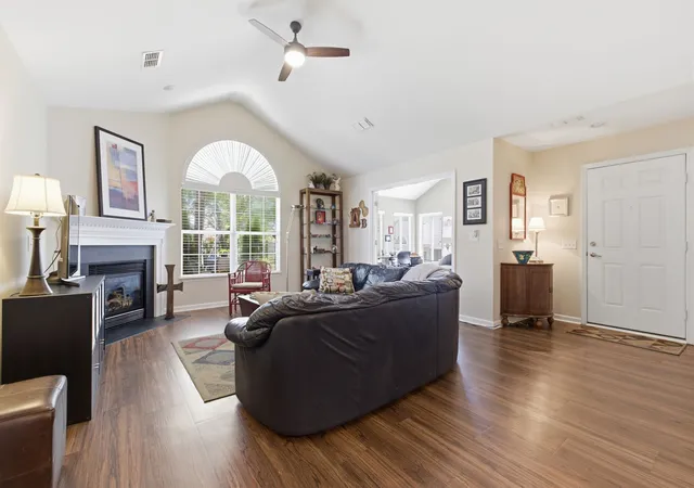 Photo 4 of Condo for sale at 825 Browns Ln #1602, Gallatin, TN 37066 | MLS# 3229138 | Listing updated on 2026-09-29