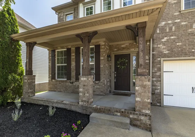 Photo 3 of Single family home for sale at 2128 Ravenscourt Dr, Thompsons Station, TN 37179 | MLS# 3262564 | Listing updated on 2026-09-22