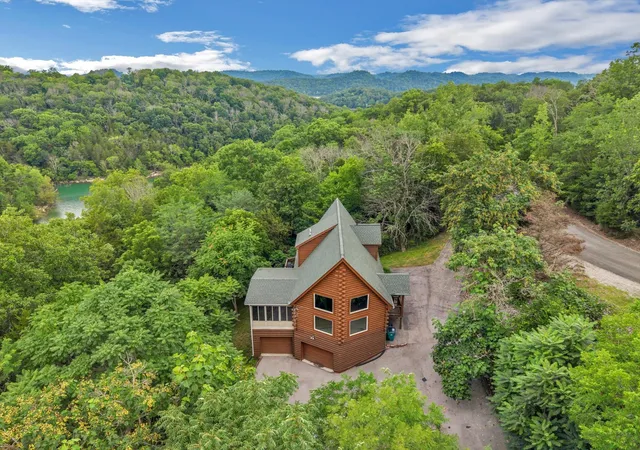 Photo 3 of Single family home for sale at 110 Lake Meadow Dr, Smithville, TN 37166 | MLS# 3234771 | Listing updated on 2026-09-15