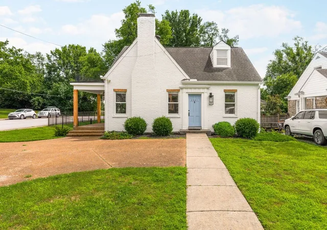 Photo 2 of Single family home for sale at 2001 Sweetbriar Ave, Nashville, TN 37212 | MLS# 3230715 | Listing updated on 2026-10-05