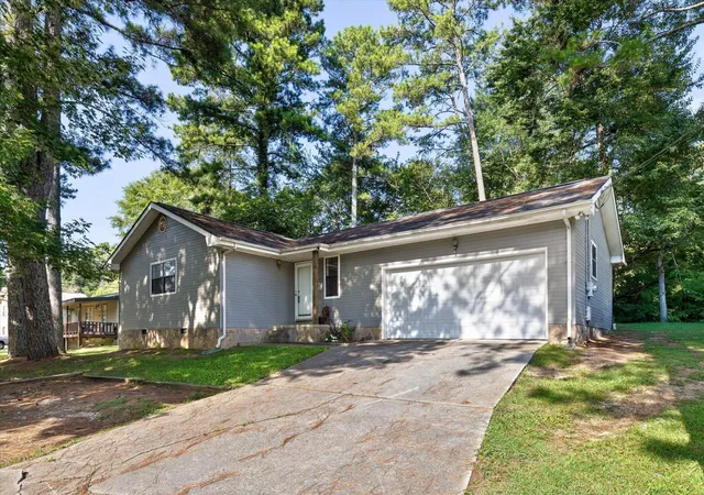 Single family home for sale at 1884 Peavine Rd, Rock Spring, GA 30739 | MLS# 3230582