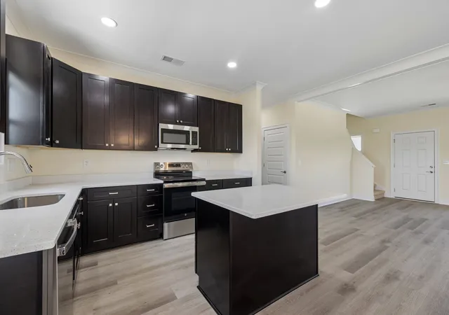 Photo 3 of Single family home for sale at 2212 Pickwick Pl, Murfreesboro, TN 37127 | MLS# 3245378 | Listing updated on 2026-09-13