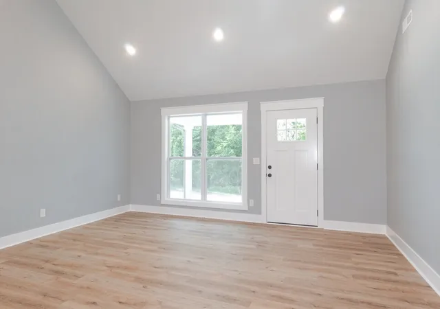 Photo 4 of Single family home for sale at 1181 Hilltop Dr, Pulaski, TN 38478 | MLS# 3231083 | Listing updated on 2026-09-11