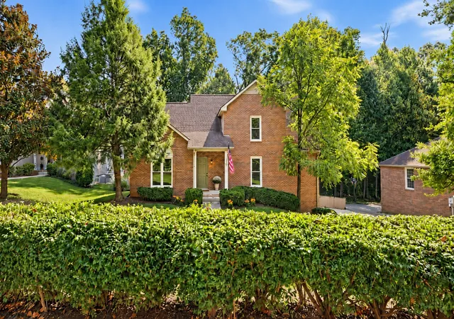 Photo 3 of Single family home for sale at 111 Vannoak Dr, Clarksville, TN 37043 | MLS# 3592557 | Listing updated on 2026-10-10