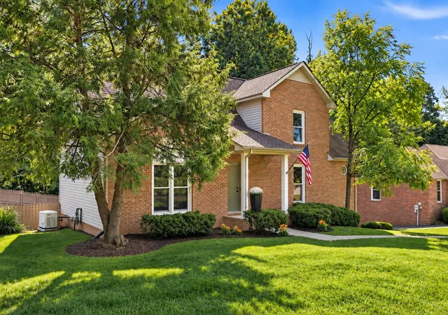 Photo 3 of Single family home for sale at 111 Vannoak Dr, Clarksville, TN 37043 | MLS# 3592557 | Listing updated on 2026-10-10