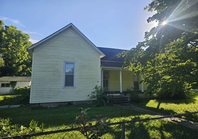 Photo 2 of Single family home for sale at 500 S Franklin St, Tullahoma, TN 37388 | MLS# 3231528 | Listing updated on 2026-09-14