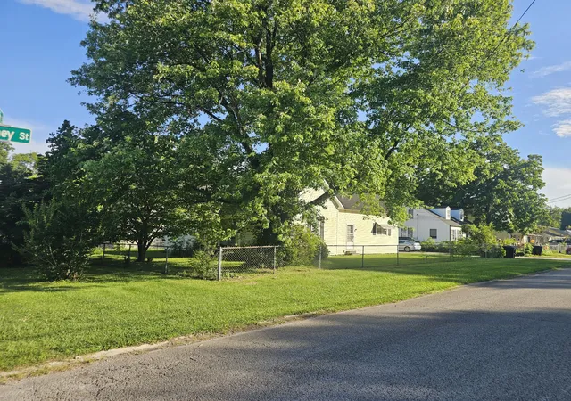 Photo 3 of Single family home for sale at 500 S Franklin St, Tullahoma, TN 37388 | MLS# 3231528 | Listing updated on 2026-09-14