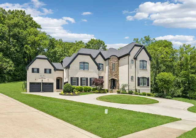 Photo 2 of Mansion for sale at 1745 Umbria Dr, Brentwood, TN 37027 | MLS# 3231611 | Listing updated on 2026-09-14