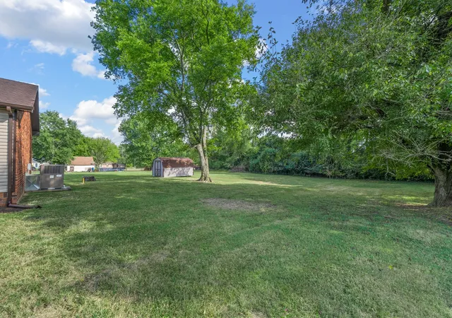 Photo 1 of Single family home for sale at 324 Welchwood Dr, Clarksville, TN 37040 | MLS# 3232183 | Listing updated on 2026-09-11