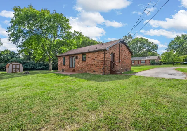 Photo 2 of Single family home for sale at 324 Welchwood Dr, Clarksville, TN 37040 | MLS# 3232183 | Listing updated on 2026-09-11