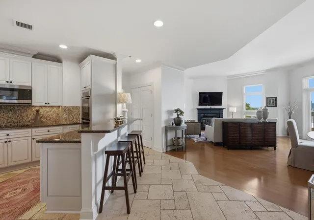 Photo 3 of Condo for sale at 110 31st Avenue N #303, Nashville, TN 37203 | MLS# 3245301 | Listing updated on 2026-09-15