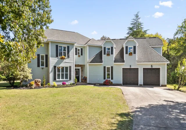 Photo 3 of Single family home for sale at 453 Harvest Ln, Rock Spring, GA 30739 | MLS# 3298272 | Listing updated on 2026-09-11
