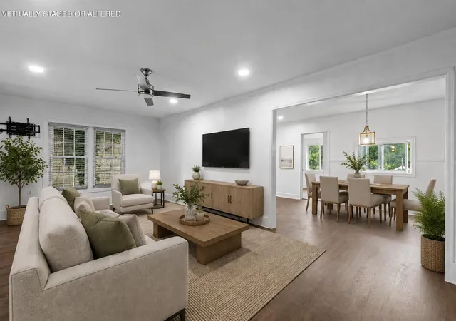 Photo 3 of Single family home for sale at 1704 Tunnel Blvd, Chattanooga, TN 37406 | MLS# 3232208 | Listing updated on 2026-09-23