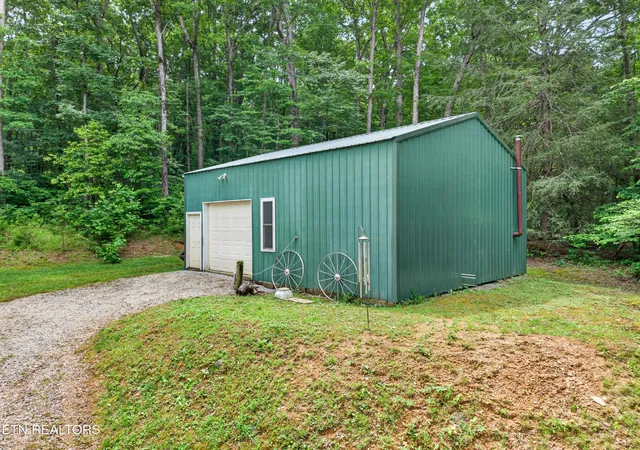 Photo 3 of Single family home for sale at 279 Siever Rd, Crossville, TN 38572 | MLS# 3232945 | Listing updated on 2026-09-23