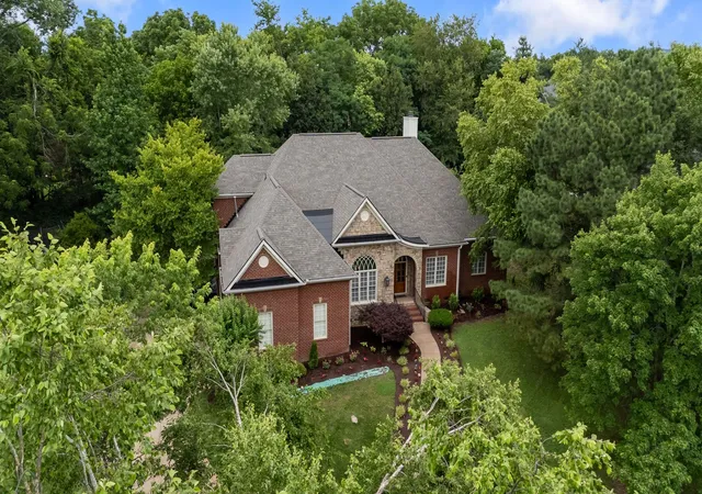 Photo 3 of Single family home for sale at 804 Highgrove Cir, Franklin, TN 37069 | MLS# 3234669 | Listing updated on 2026-09-08