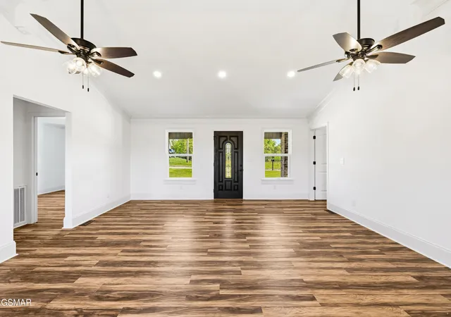 Photo 2 of Single family home for sale at 141 Neal Dr, Rutledge, TN 37861 | MLS# 3544539 | Listing updated on 2026-09-11