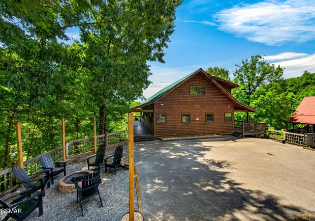 Photo 1 of Single family home for sale at 2428 Breezy Rd, Sevierville, TN 37876 | MLS# 3304428 | Listing updated on 2026-10-31