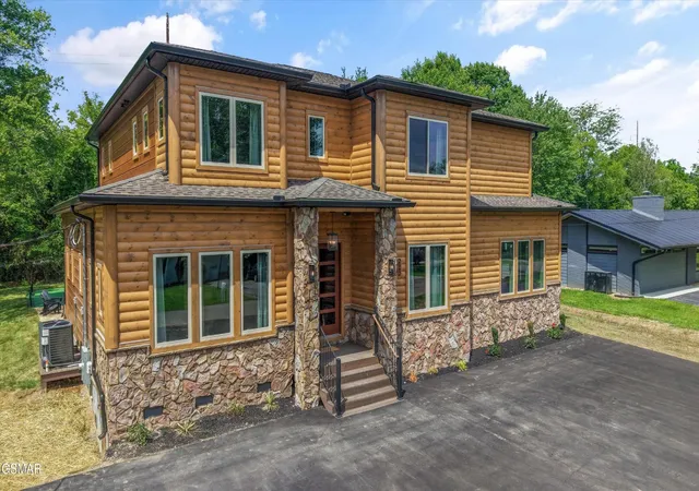 Photo 2 of Sale Pending at 2662 High Valley Dr, Pigeon Forge, TN 37863 | MLS# 3548152 | Listing updated on 2026-09-14