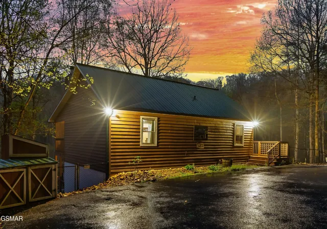 Photo 2 of Sale Pending at 1544 Deer Browse Way, Sevierville, TN 37876 | MLS# 3288566 | Listing updated on 2026-09-11