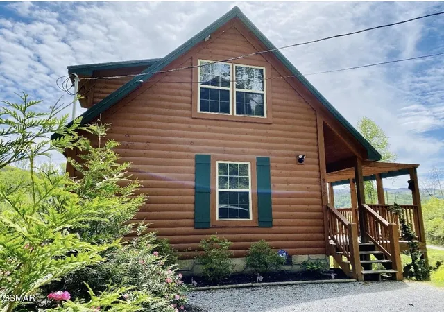 Single family home for sale at 306 North Cir Dr, Gatlinburg, TN 37738 | MLS# 3548154