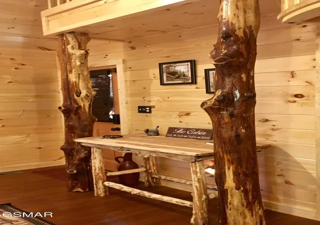 Photo 1 of Single family home for sale at 306 North Cir Dr, Gatlinburg, TN 37738 | MLS# 3548154 | Listing updated on 2026-09-19