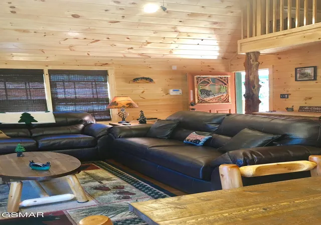 Photo 2 of Single family home for sale at 306 North Cir Dr, Gatlinburg, TN 37738 | MLS# 3548154 | Listing updated on 2026-09-19