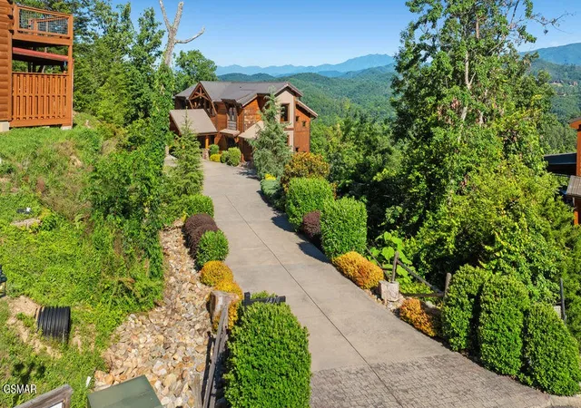Photo 2 of Single family home for sale at 2470 Hackberry Dr, Sevierville, TN 37862 | MLS# 3304837 | Listing updated on 2026-09-11