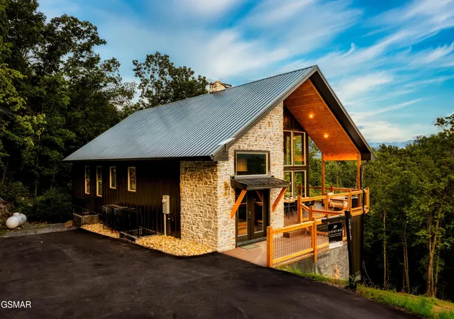 Photo 1 of Single family home for sale at 2917 Redtail Rd, Sevierville, TN 37862 | MLS# 3304838 | Listing updated on 2026-09-11