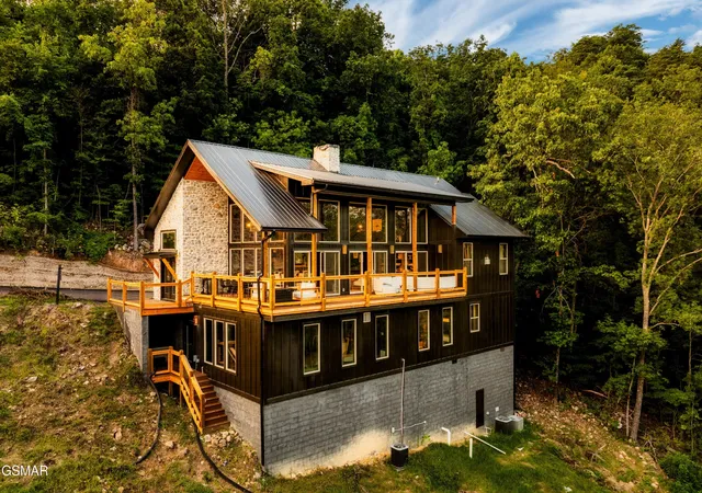 Photo 3 of Single family home for sale at 2917 Redtail Rd, Sevierville, TN 37862 | MLS# 3304838 | Listing updated on 2026-09-11