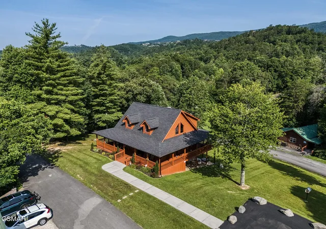 Photo 3 of Single family home for sale at 2028 Piney Overlook Ln, Sevierville, TN 37862 | MLS# 3548164 | Listing updated on 2026-09-14