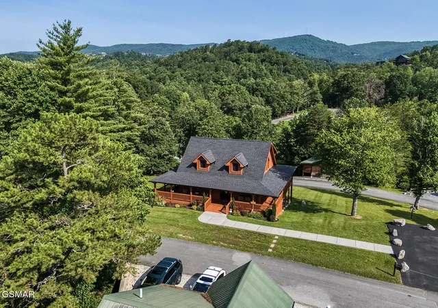 Photo 3 of Single family home for sale at 2028 Piney Overlook Ln, Sevierville, TN 37862 | MLS# 3548164 | Listing updated on 2026-09-24