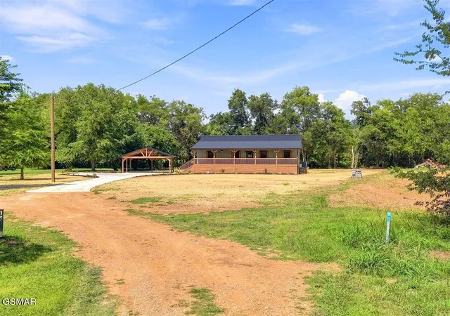 Photo 3 of Single family home for sale at 901 Nibor Way, Newport, TN 37821 | MLS# 3302143 | Listing updated on 2026-09-27