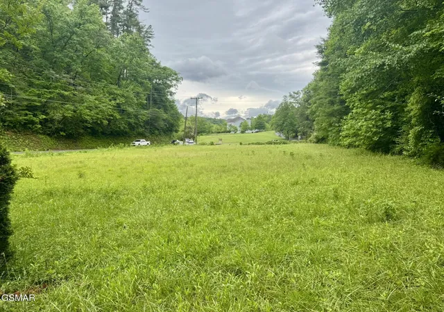 Photo 3 of Sale Pending at 0 Glades Rd, Gatlinburg, TN 37738 | MLS# 3269792 | Listing updated on 2026-09-25