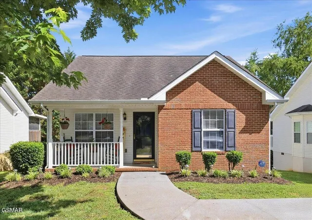 Photo 1 of Single family home for sale at 1523 Mayberry Ln, Sevierville, TN 37862 | MLS# 3302150 | Listing updated on 2026-09-11