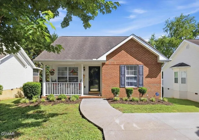 Photo 2 of Single family home for sale at 1523 Mayberry Ln, Sevierville, TN 37862 | MLS# 3302150 | Listing updated on 2026-09-11