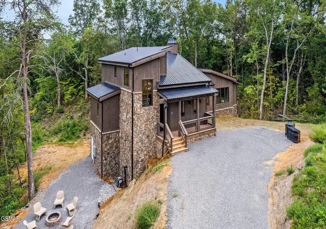 Photo 1 of Single family home for sale at 2118 Megan Ridge Dr, Sevierville, TN 37862 | MLS# 3304843 | Listing updated on 2026-09-11