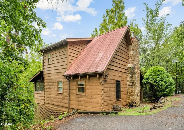Photo 1 of Single family home for sale at 229 Cherokee Path Way, Sevierville, TN 37876 | MLS# 3304413 | Listing updated on 2026-09-11
