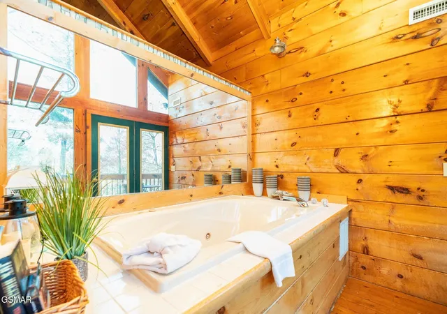 Photo 4 of Single family home for sale at 4142 Evans Chapel Rd, Sevierville, TN 37876 | MLS# 3304047 | Listing updated on 2026-09-30