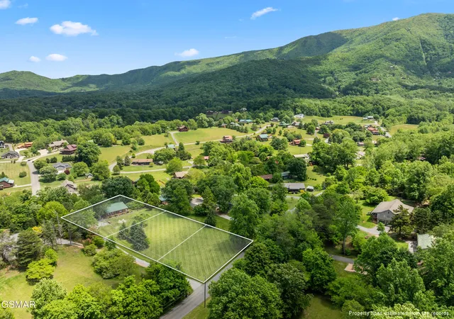 Photo 3 of Single family home for sale at 3381 Mattox Cemetery, Sevierville, TN 37862 | MLS# 3548183 | Listing updated on 2026-09-14