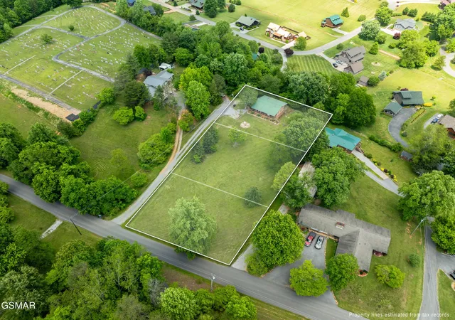 Photo 3 of Single family home for sale at 3381 Mattox Cemetery, Sevierville, TN 37862 | MLS# 3548183 | Listing updated on 2026-09-14
