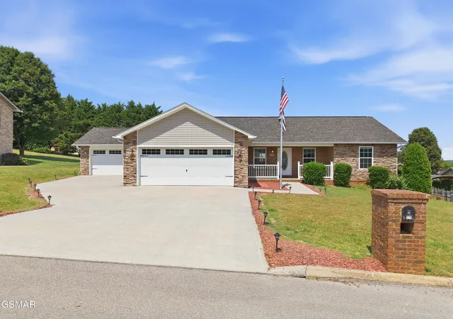 Photo 1 of Sale Pending at 529 Hills Gate Cir, Seymour, TN 37865 | MLS# 3548184 | Listing updated on 2026-09-25