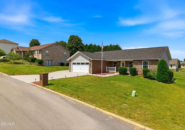 Photo 3 of Sale Pending at 529 Hills Gate Cir, Seymour, TN 37865 | MLS# 3548184 | Listing updated on 2026-09-25