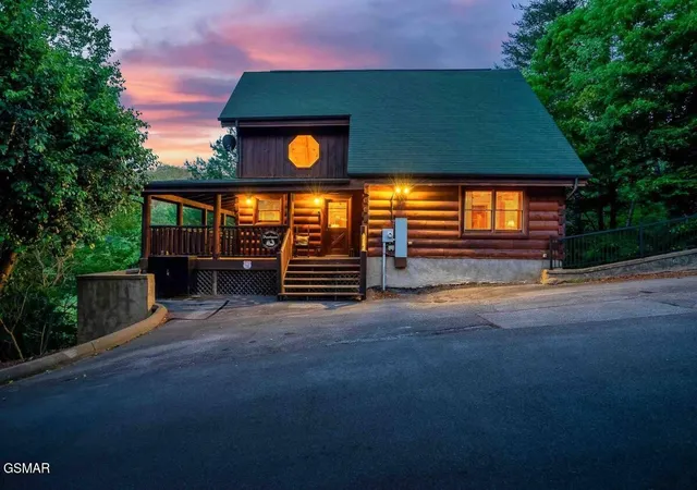 Photo 1 of Single family home for sale at 2016 Bear Hvn Way, Sevierville, TN 37876 | MLS# 3304439 | Listing updated on 2026-10-13