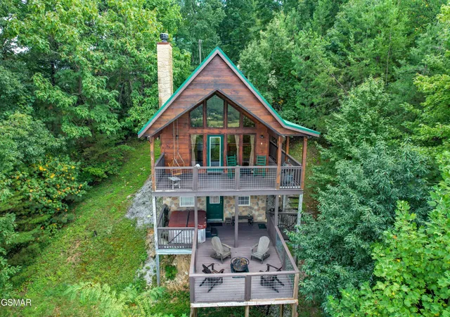 Photo 1 of Single family home for sale at 3813 Glenview Way, Sevierville, TN 37862 | MLS# 3304400 | Listing updated on 2026-09-11