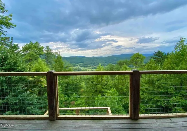 Photo 4 of Single family home for sale at 3813 Glenview Way, Sevierville, TN 37862 | MLS# 3304400 | Listing updated on 2026-09-11