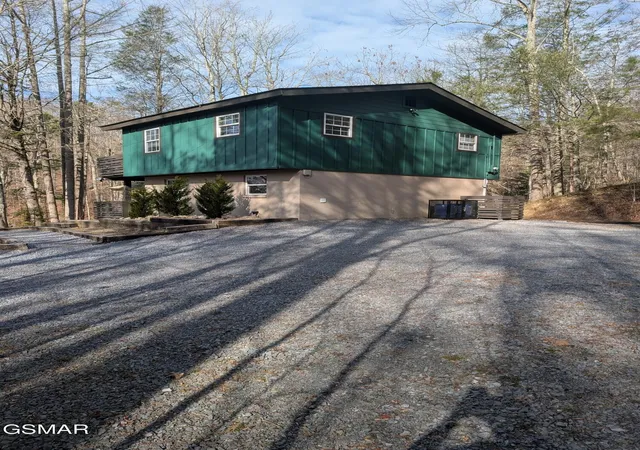 Photo 1 of Single family home for sale at 1420 Alpine Dr, Sevierville, TN 37876 | MLS# 3302488 | Listing updated on 2026-10-07