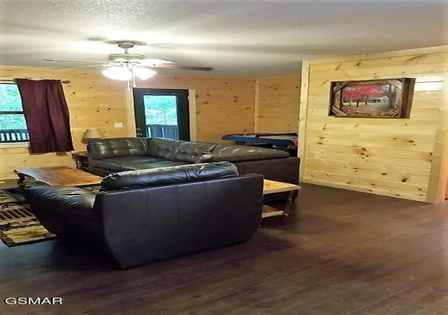 Photo 3 of Single family home for sale at 547 Hawks Trl, Gatlinburg, TN 37738 | MLS# 3278464 | Listing updated on 2026-09-30