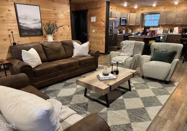 Photo 3 of Single family home for sale at 2117 Blf Ridge Rd, Sevierville, TN 37876 | MLS# 3548201 | Listing updated on 2026-09-23