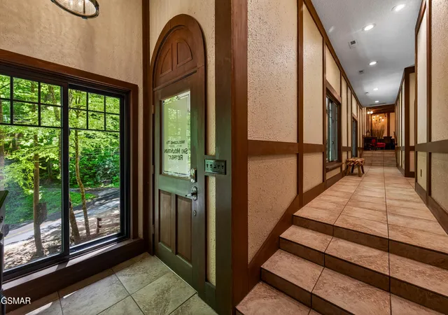 Photo 4 of Single family home for sale at 1116 Ski Mountain Rd, Gatlinburg, TN 37738 | MLS# 3510526 | Listing updated on 2026-09-11